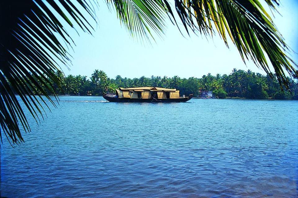 Sea Breeze Beach Home Alappuzha Buitenkant foto
