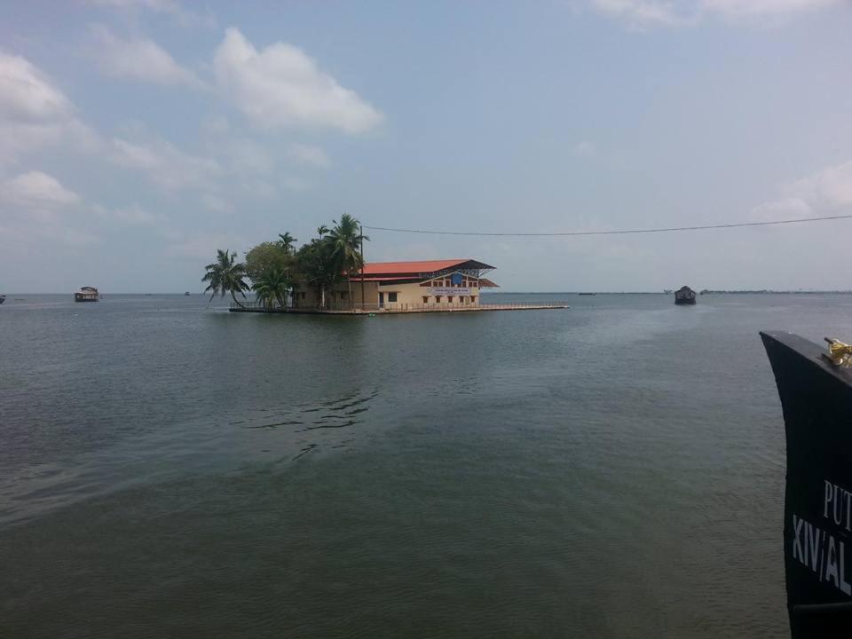 Sea Breeze Beach Home Alappuzha Buitenkant foto