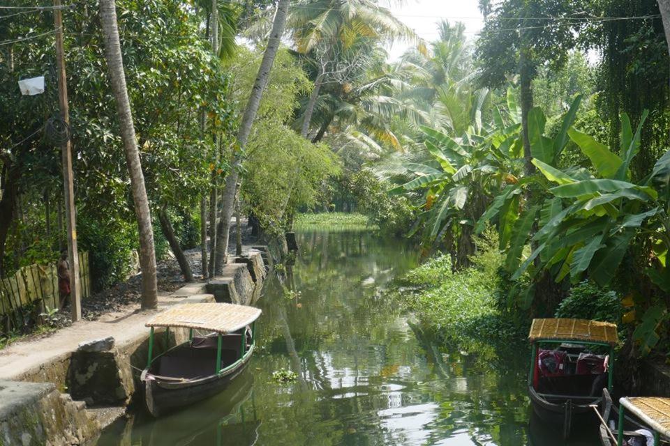 Sea Breeze Beach Home Alappuzha Buitenkant foto