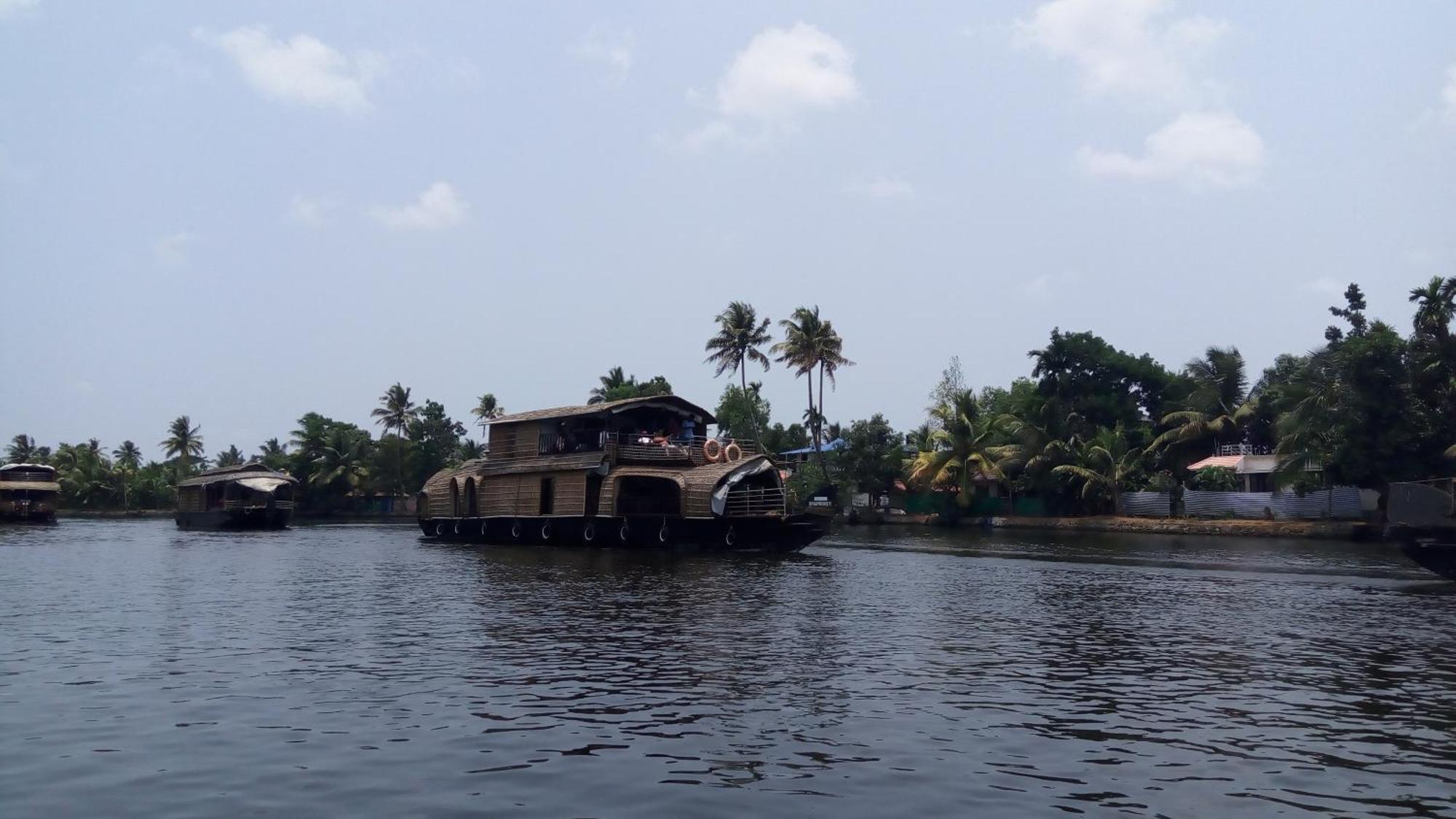Sea Breeze Beach Home Alappuzha Buitenkant foto